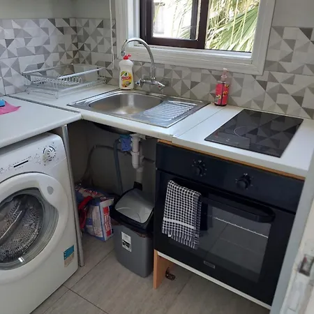 Cozy Centre איה נאפה